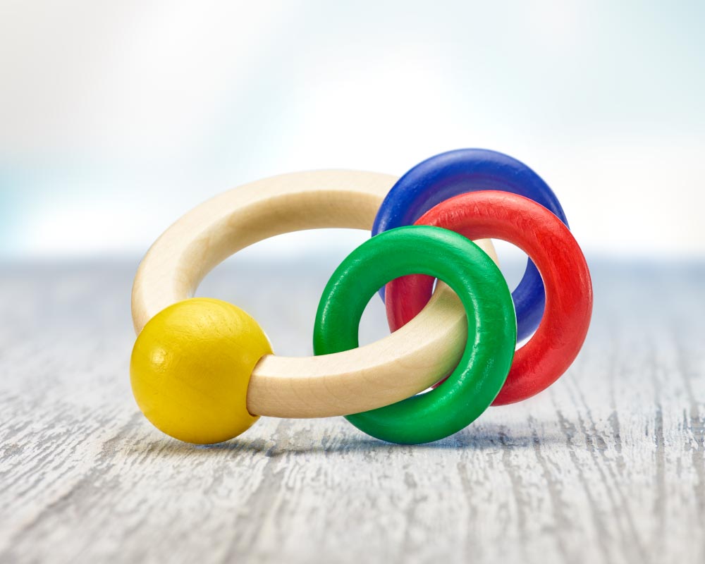 wooden grabbing toy round with rings