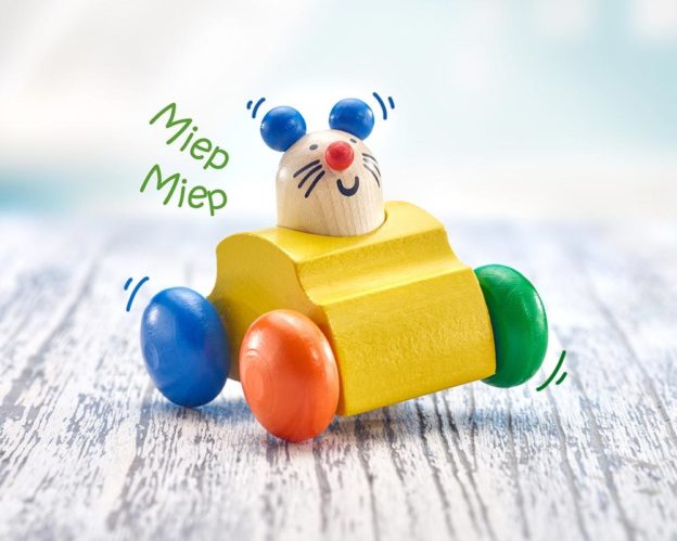 wooden roller grabbing toy mouse horn