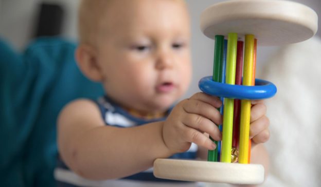do babies have to learn to play
