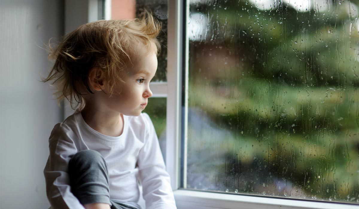 Bad weather: how do I keep my small child occupied inside?