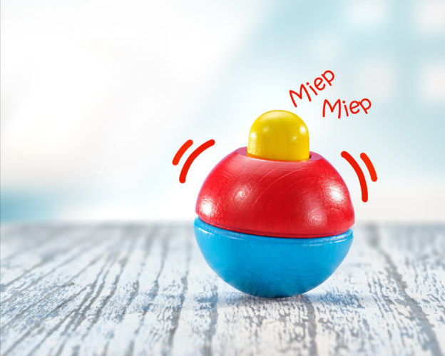 Quieki Squeaky ball wooden toy